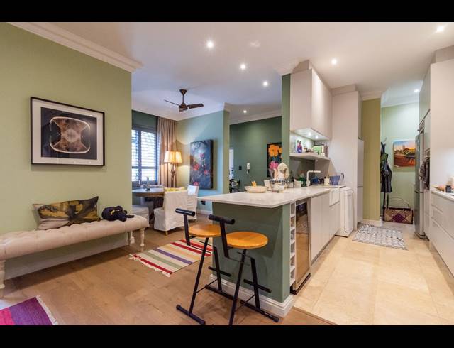 2 BEDROOM APARTMENT TO LET IN SEA POINT